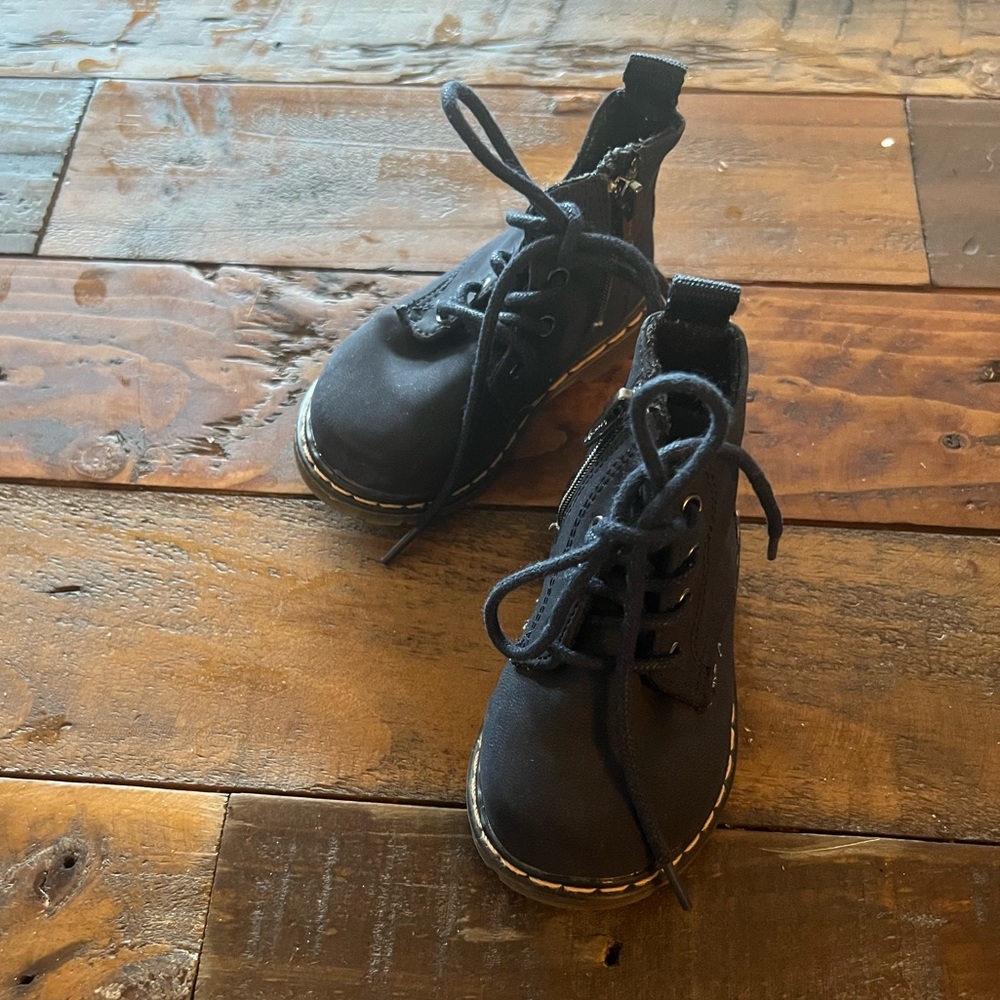 Zara Baby combat boots